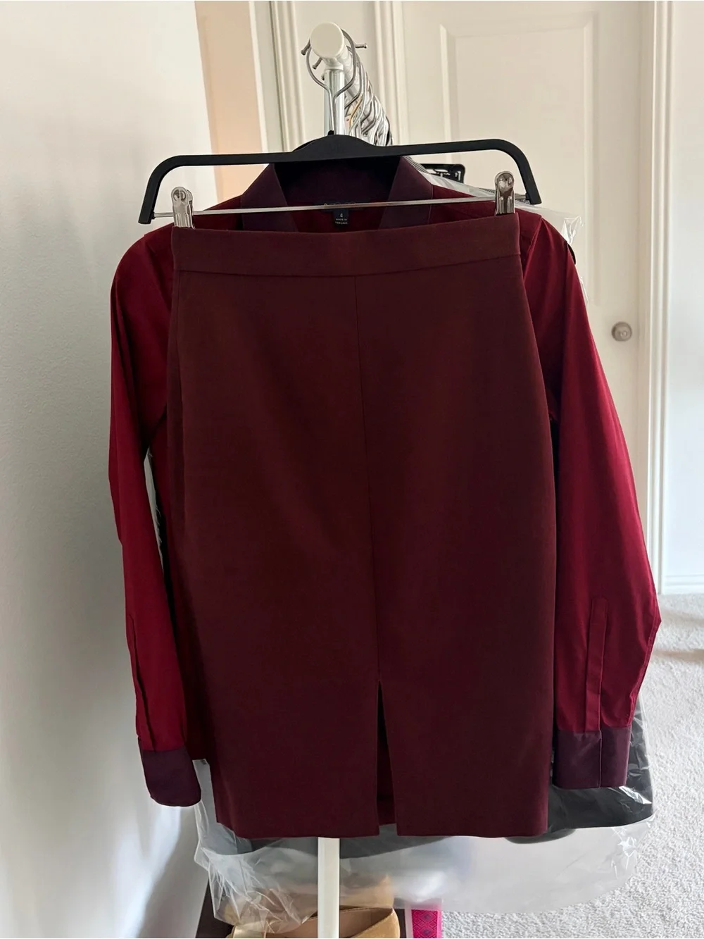Banana Republic Burgundy Pencil Skirt 00